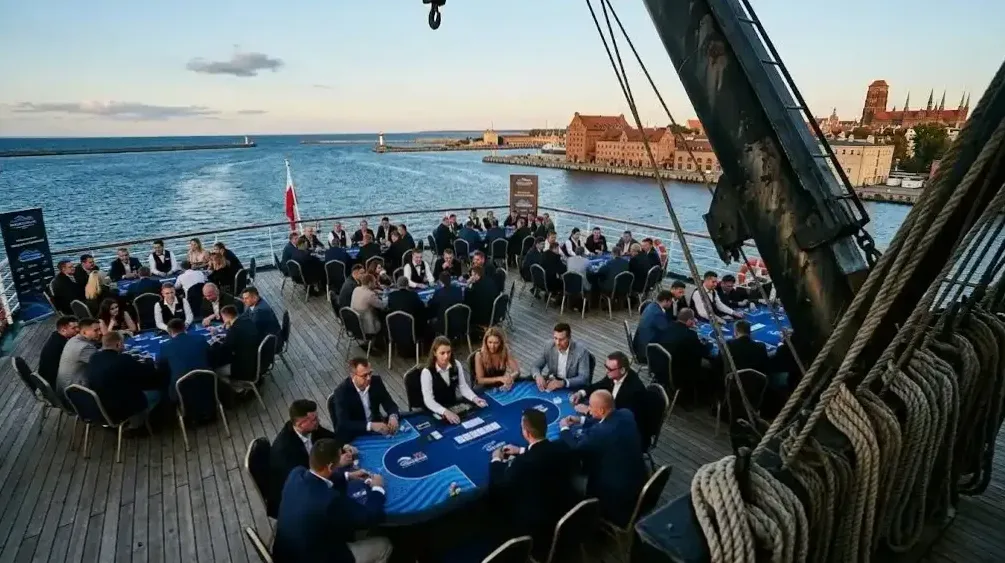 Panorama bankietu na statku